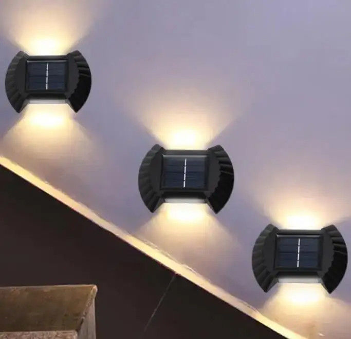 따뜻한 흰색 태양 전력 LED 벽 조명 정원 Patio 차고 차고 도로 위 아래 램프